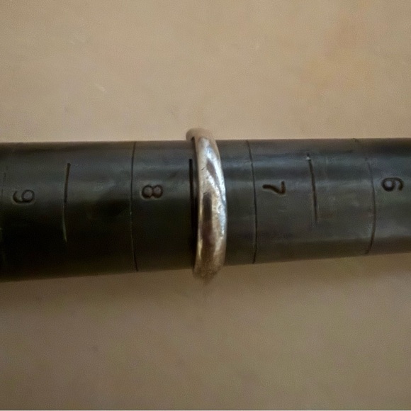 Retired Tiffany & Co Elsa Peretti Open Heart Ring Sterling Silver Sz 7.5 - Picture 8 of 8